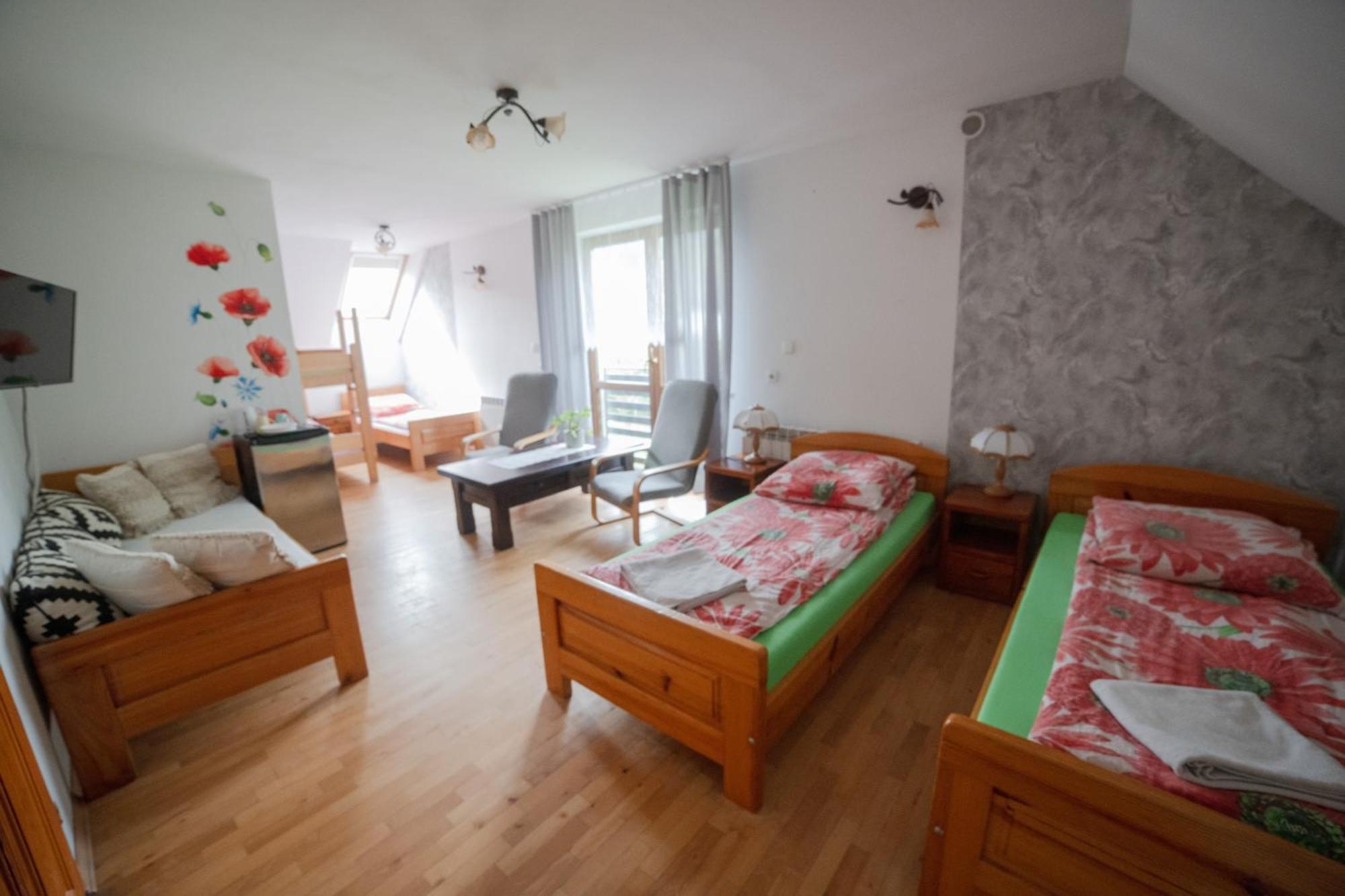 Villa Wisniowy Gaj Ujanowice Exterior foto